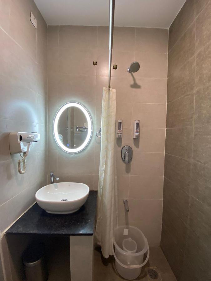 Le Shiv Executive Suite テーニ エクステリア 写真