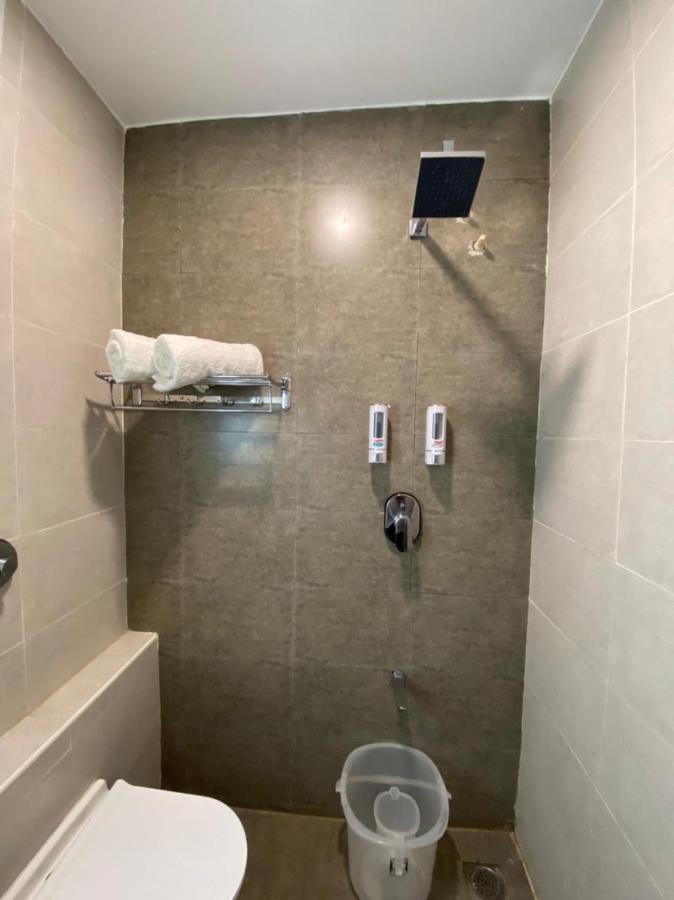 Le Shiv Executive Suite テーニ エクステリア 写真